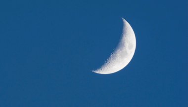 Lua Minguante em Libra — 14 de janeiro de 2023