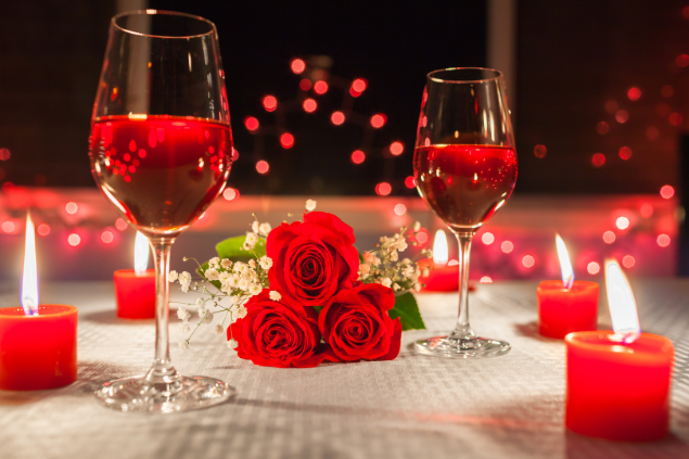 Jantar romântico a luz de velas