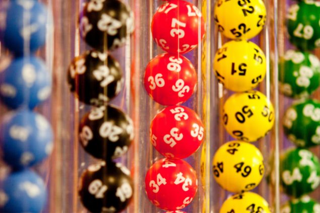 bolas de sorteio de loteria
